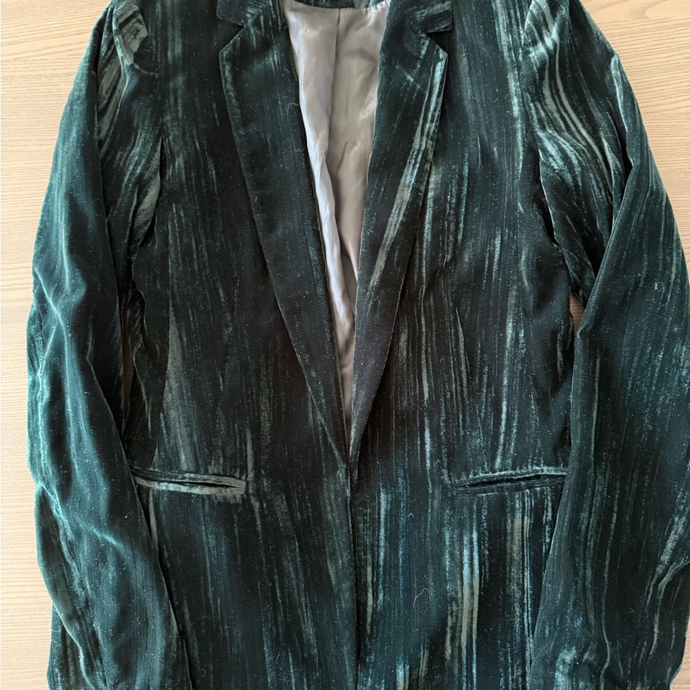 Beautiful H&M Deep Green Velvet Blazer Size 2